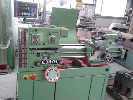 We refurbished our E3N1 universal lathe